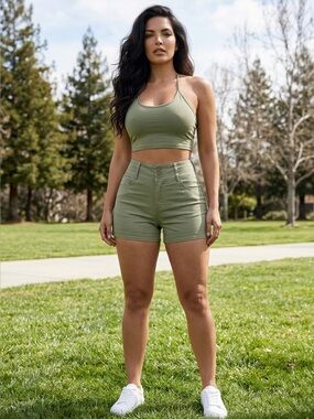 Royalty For Me Womens 12P Hide Your Muffin Top High Rise Olive Green Shorts NWT